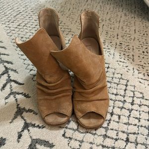 Jessica Simpson Chinese laundry booties with peep toe